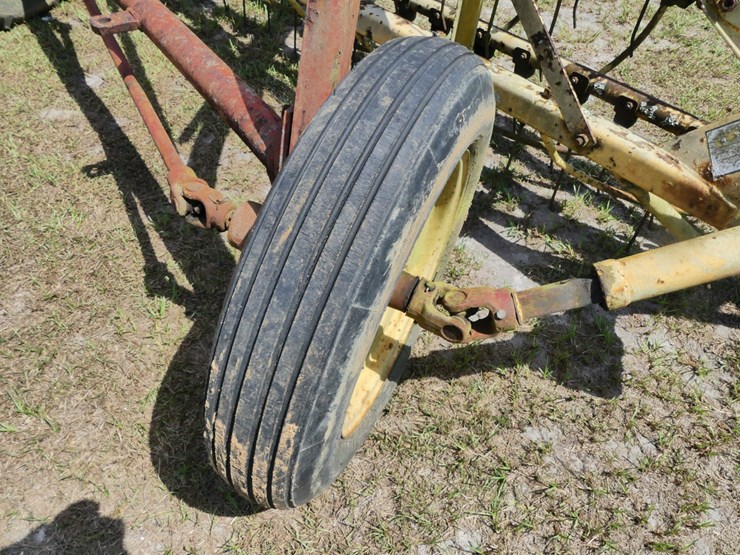 new-holland-260-image-5