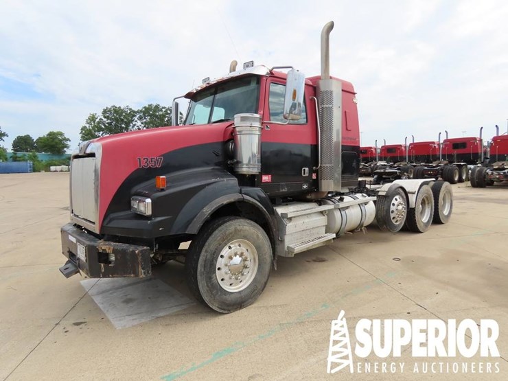 2014-western-star-4900-image-1
