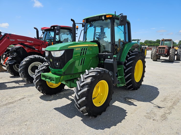 2020-john-deere-6110m-image-16