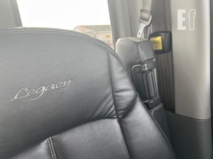 2016-kenworth-t880-image-62