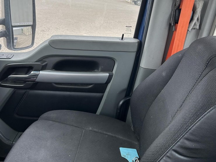 2020-kenworth-t680-image-30