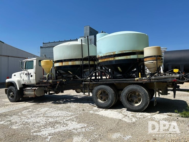 1991-ford-l8000-image-4