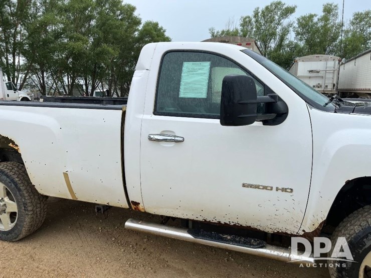 2011-chevrolet-silverado-2500-image-31