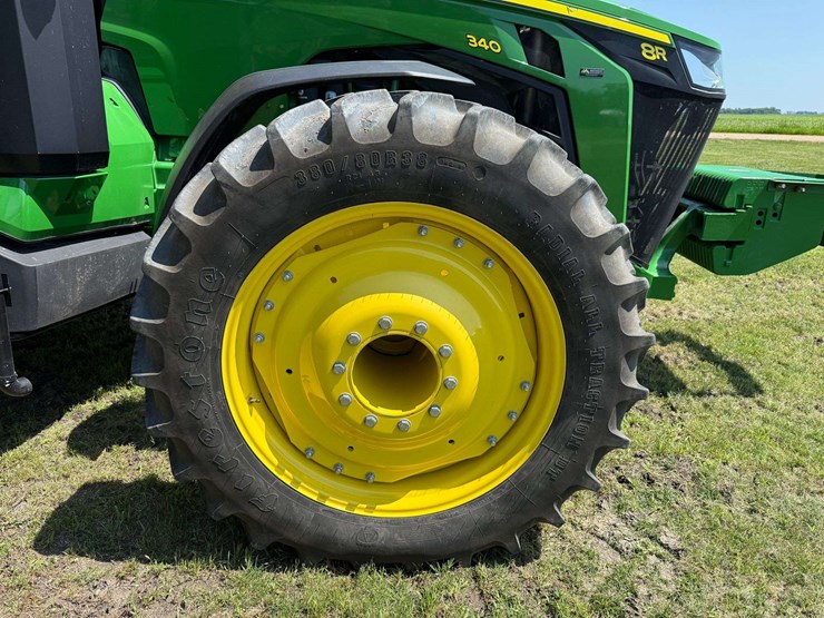 2021-john-deere-8r-340-image-39