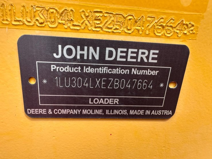 2017-deere-304l-image-65