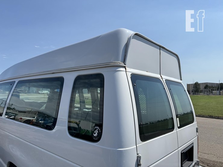 2012-ford-e250-image-9