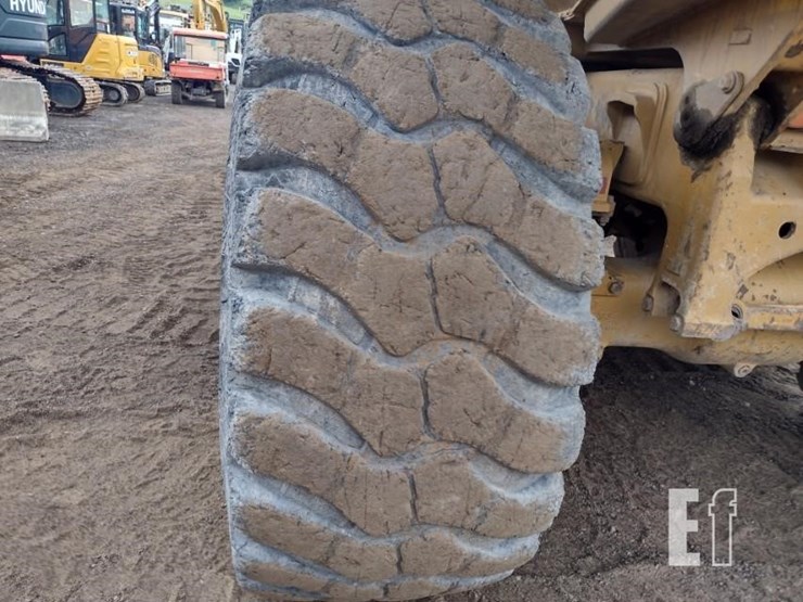 caterpillar-740-image-19