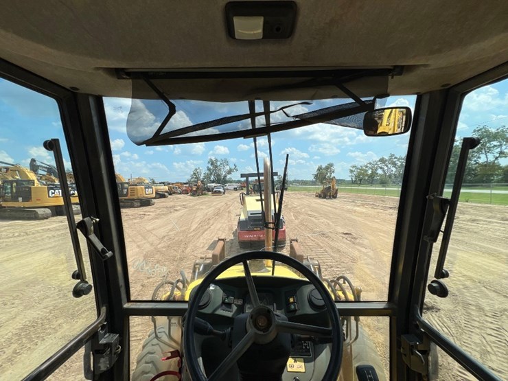 new-holland-lb75b-image-44