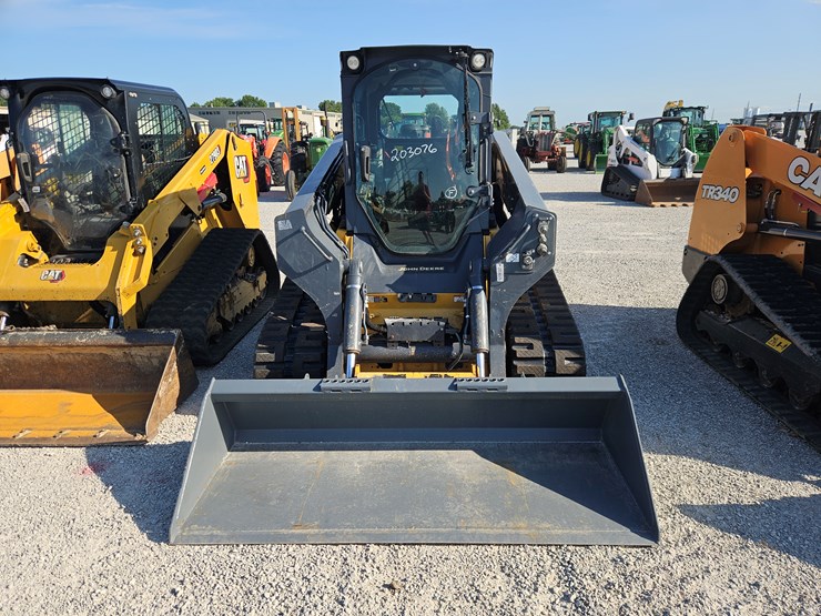 2018-deere-331g-image-2