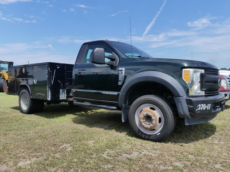 2017-ford-f450-xl-image-1