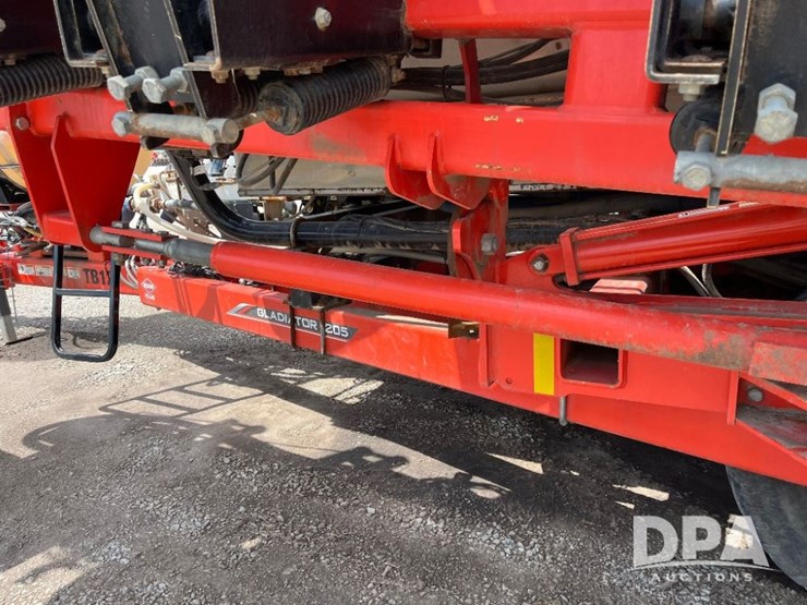 2019-kuhn-gladiator-1205-strip-till-bar-(jn2501,-unit-tb12)-image-47