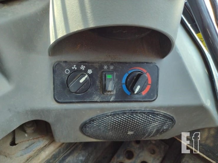 2018-bobcat-s570-image-9