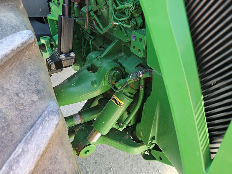 2014-john-deere-8335r-image-21