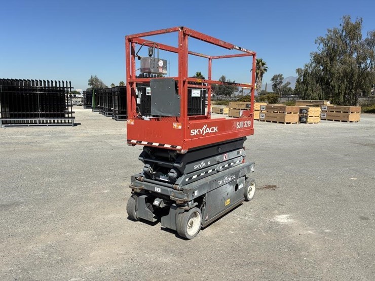 2018-sky-jack-sj111-3219-scissor-lift-image-1