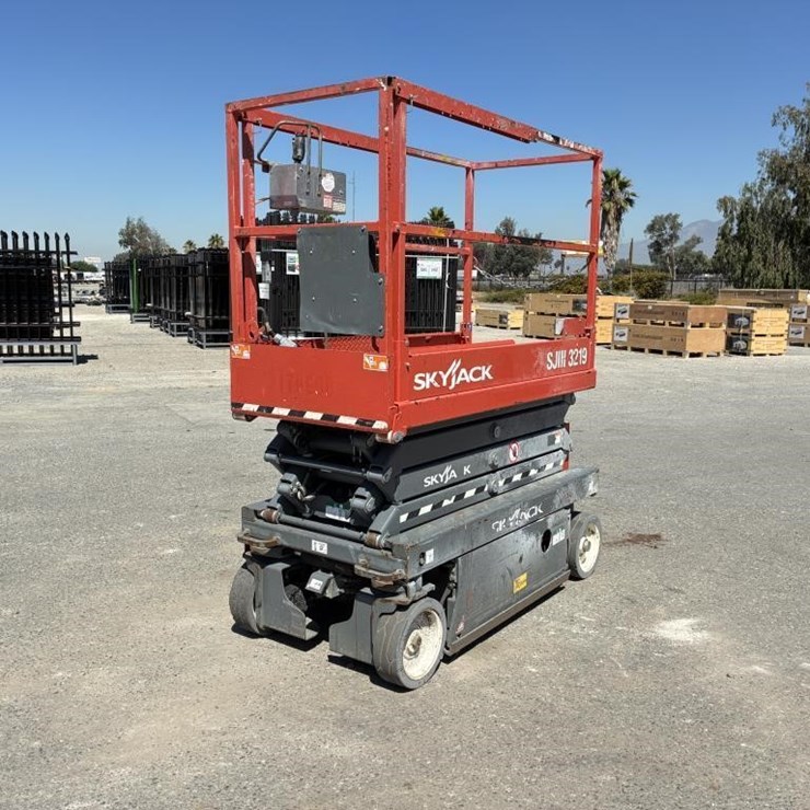 2018 Sky Jack SJ111-3219 Scissor Lift