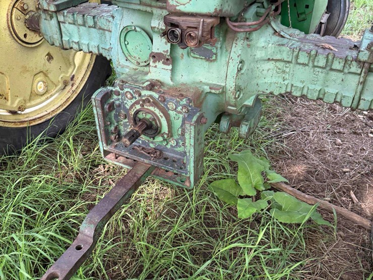 john-deere-3010-image-16