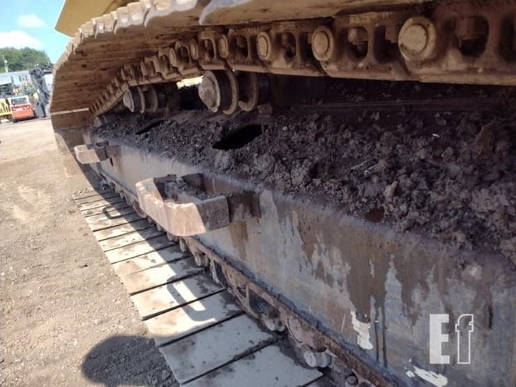 2012-komatsu-pc200-image-36