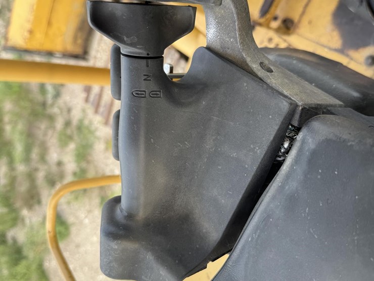 caterpillar-d5m-lgp-ii-image-21