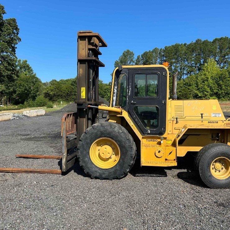 2010 CATERPILLAR CM1210106 ROUGHT TERRAIN FORKLIFT