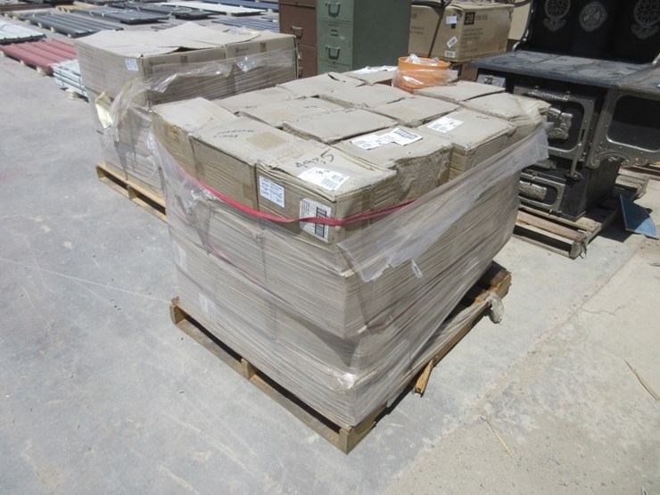 lot-of-approx-(240)-8"-plastic-planters-image-1