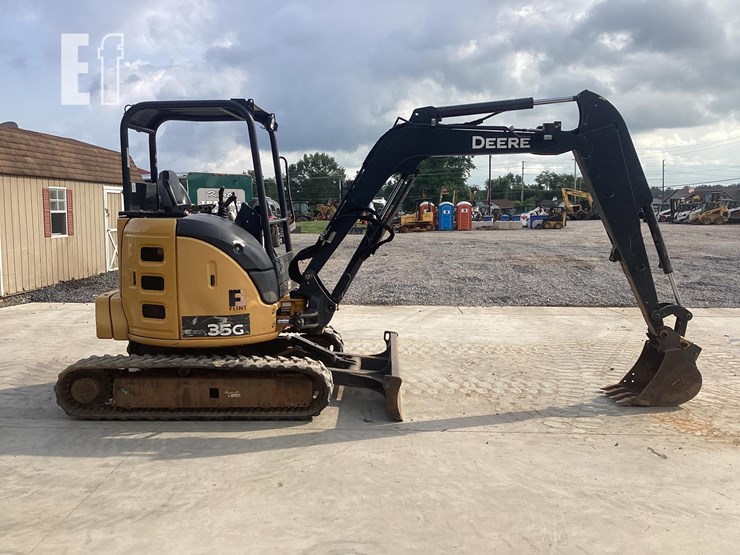 2017-deere-35g-image-6