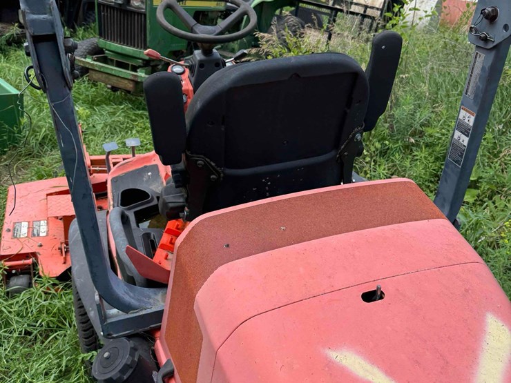 kubota-f2680-image-14