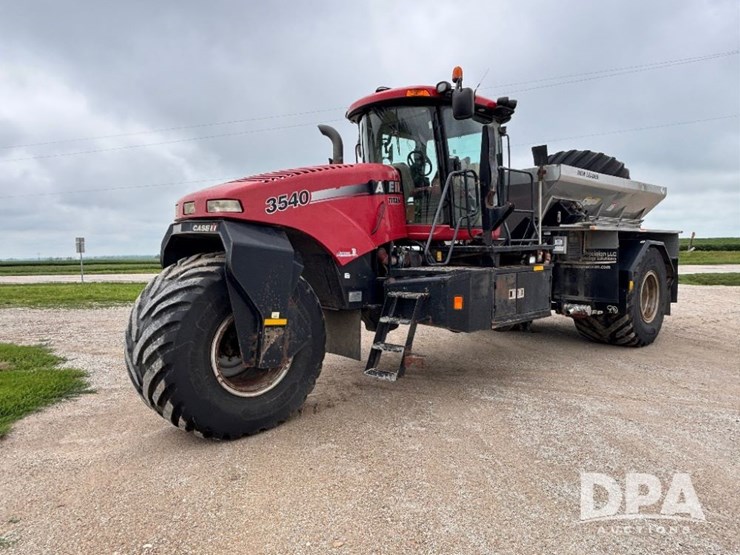 2015-case-ih-titan-3540-image-1
