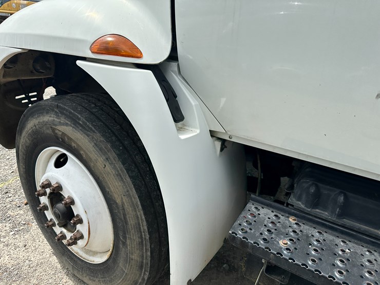 2006-international-durastar-4400-image-23