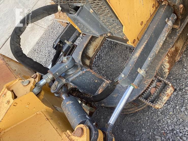 2017-deere-550k-lgp-image-10