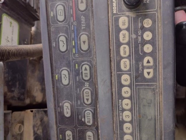 komatsu-pc308-image-9