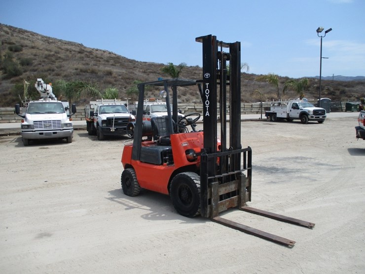 1987-toyota-40-2fg25-warehouse-forklift,-image-2