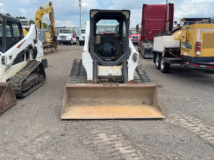 2011-bobcat-t750-image-2