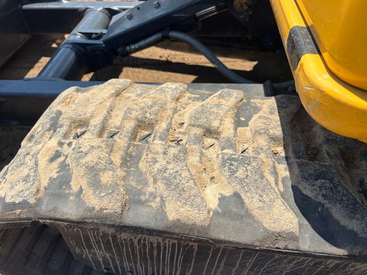 2023-deere-30g-image-29