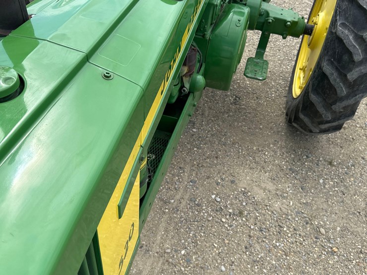 john-deere-520-image-4