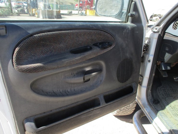 2002-dodge-ram-2500-image-13