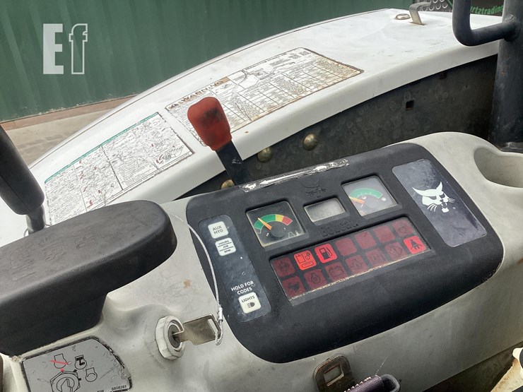 2011-bobcat-325g-image-18