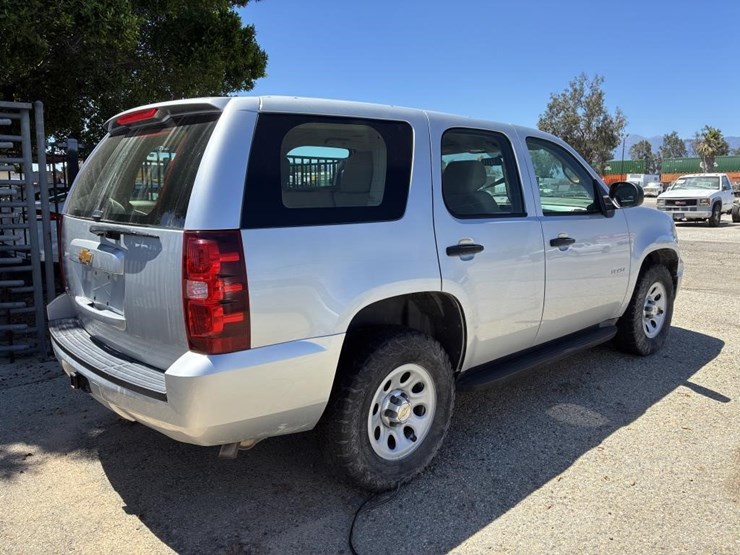 2014-chevrolet-tahoe-image-3