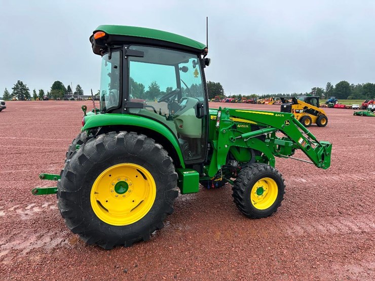 2018-john-deere-4052r-image-4