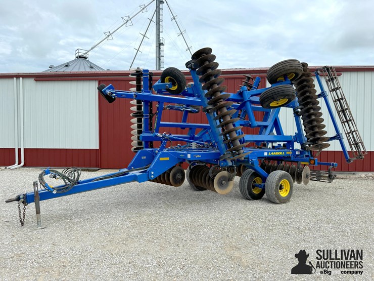 2011-landoll-7431-26-image-1