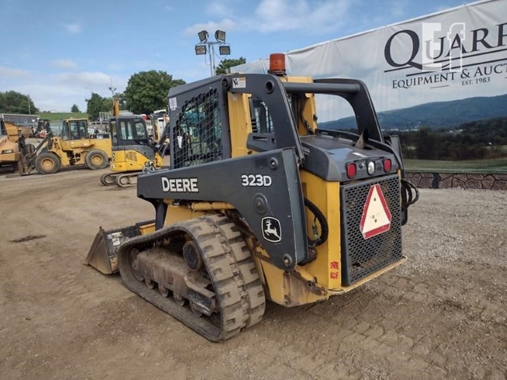 deere-323d-image-39