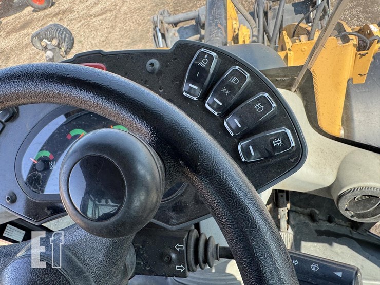 2021-caterpillar-920-image-38