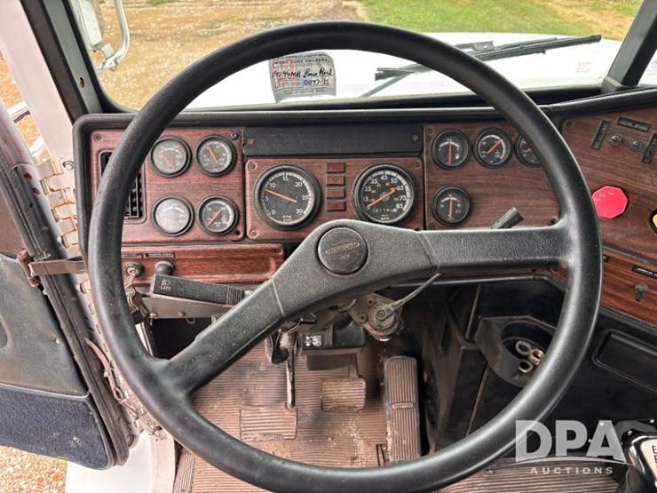 2000-freightliner-truck-(gp11021,-unit-398)-image-80