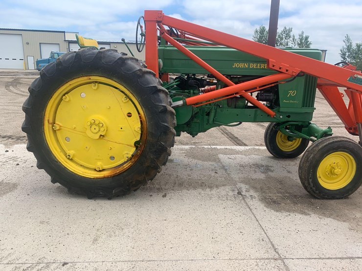 john-deere-70-image-4