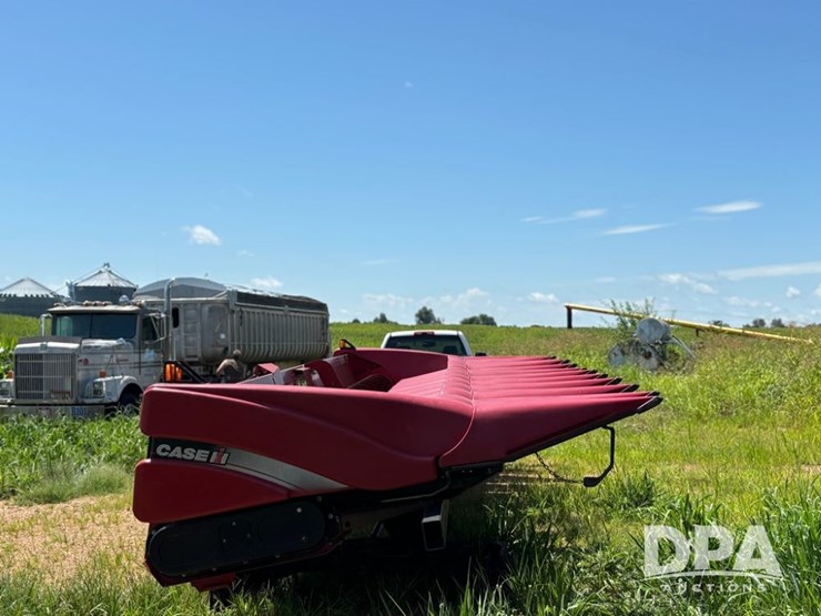 2010-case-ih-3412-image-3
