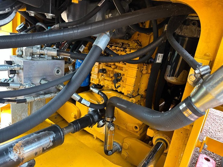 2018-deere-524kii-image-58