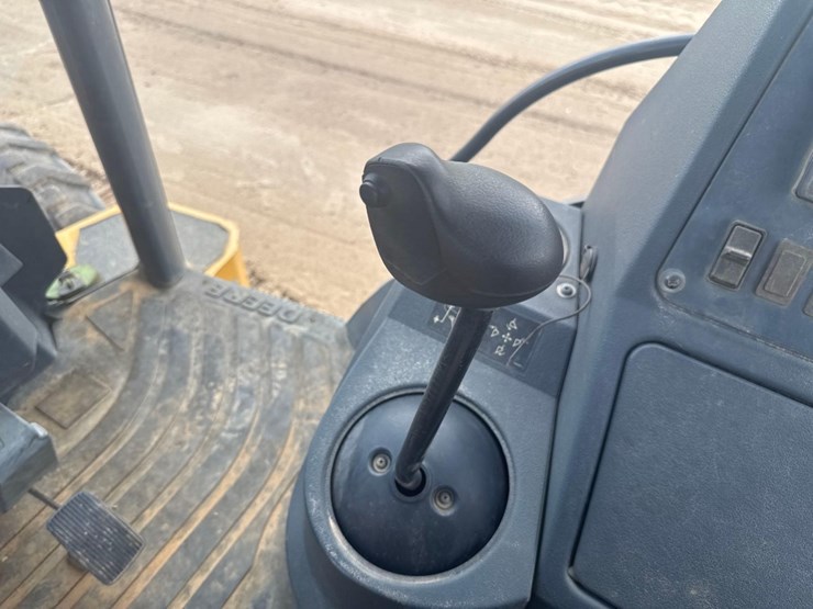 2018-deere-310sl-hl-image-21