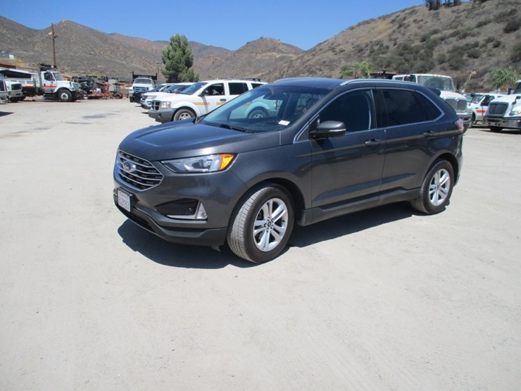 2020-ford-edge-sel-image-1