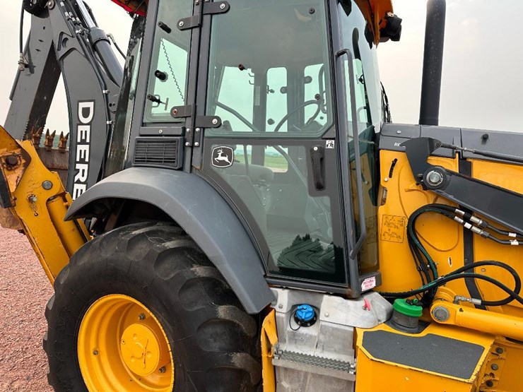 2018-deere-310sl-image-11