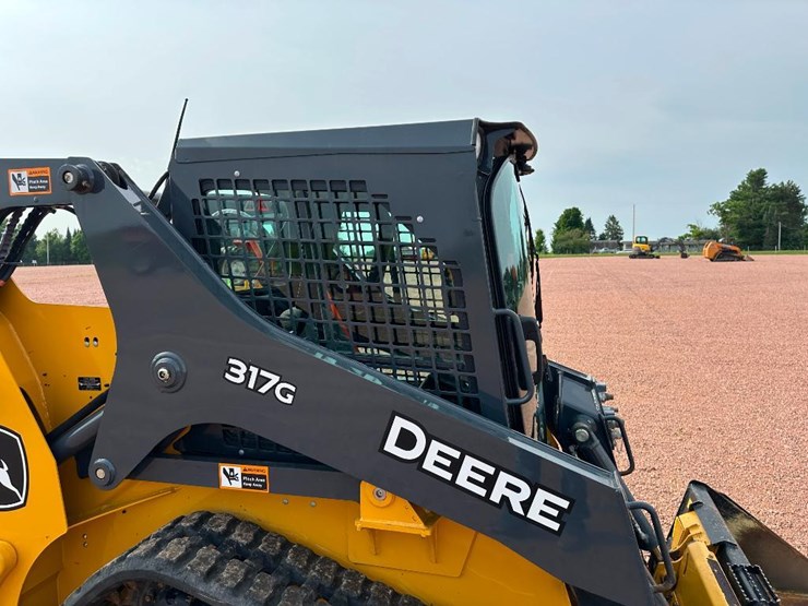 2023-deere-317g-image-26