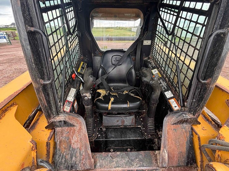 2007-deere-328-image-18